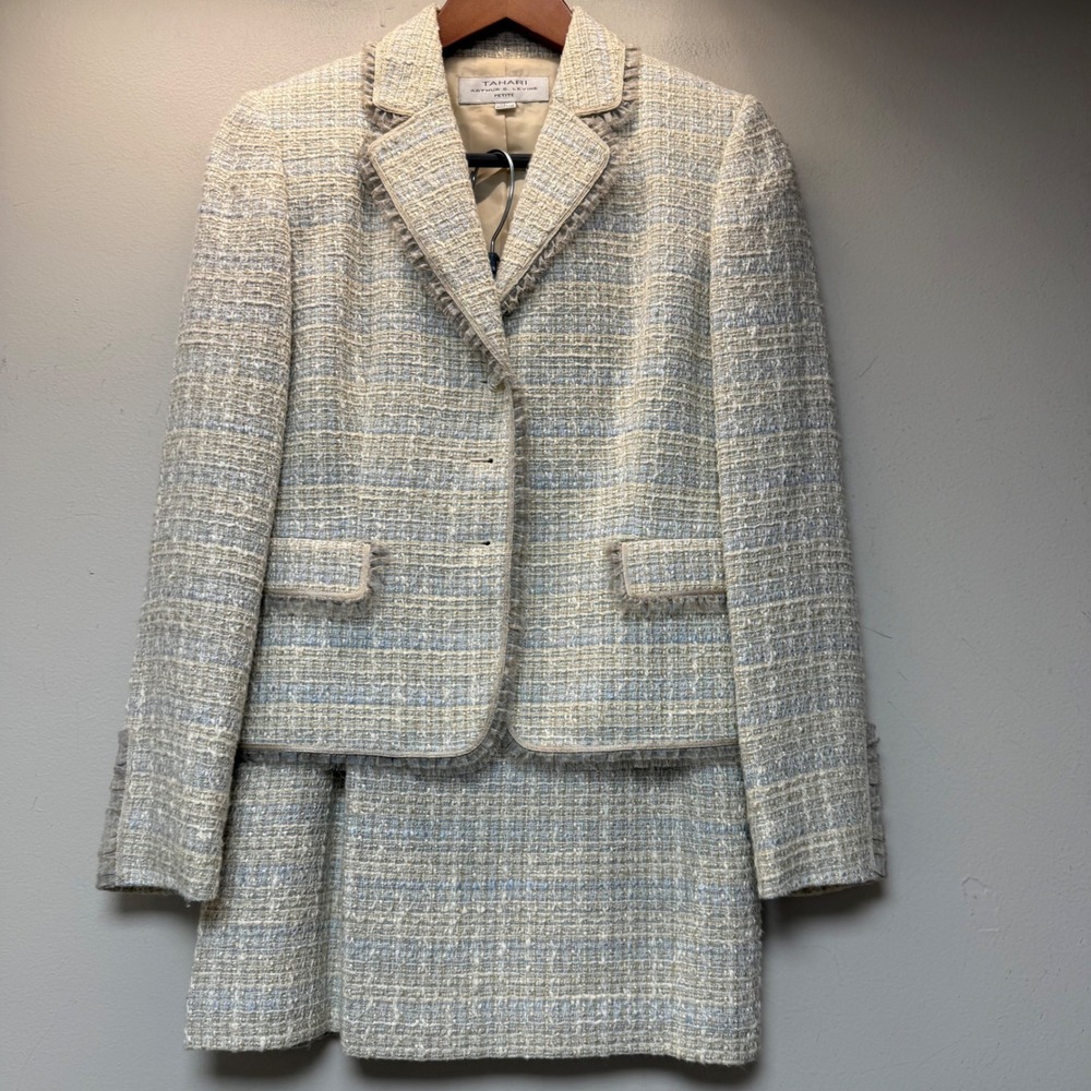 Tahari Skirt Suit Women 4P Blue Cream Gold Excellent Boucle Fringe Tweed Set